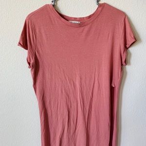 Pink long t-shirt with side slits